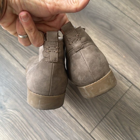 Brown Indigo Rd. Booties size 9.5 - Picture 7 of 10